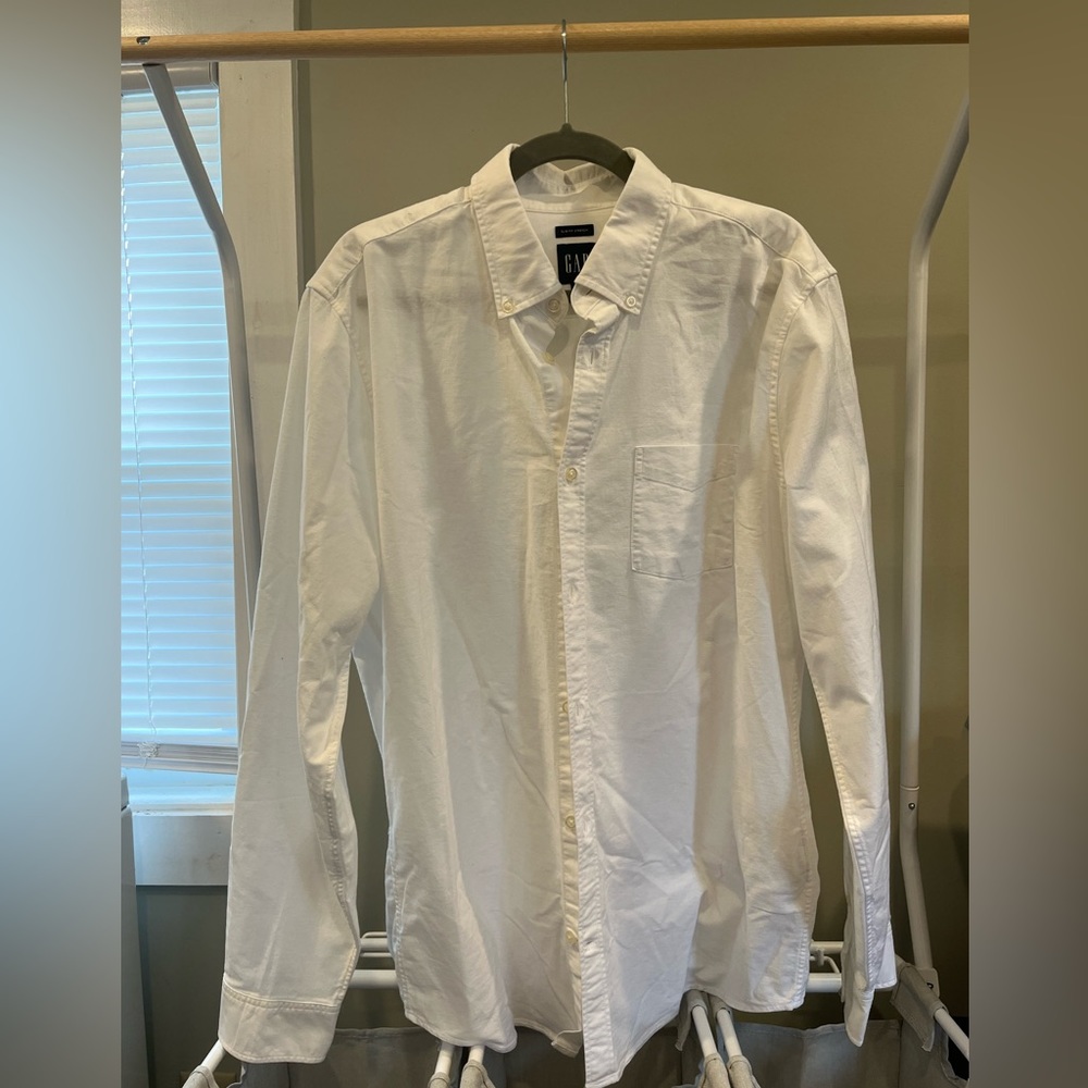 Gap Men’s Oxford Cloth Button Down